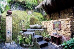 淋浴设施、免费洗浴用品、吹风机、拖鞋