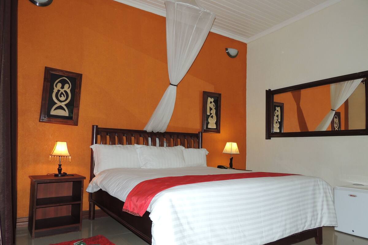 1 bedroom, premium bedding, minibar, in-room safe