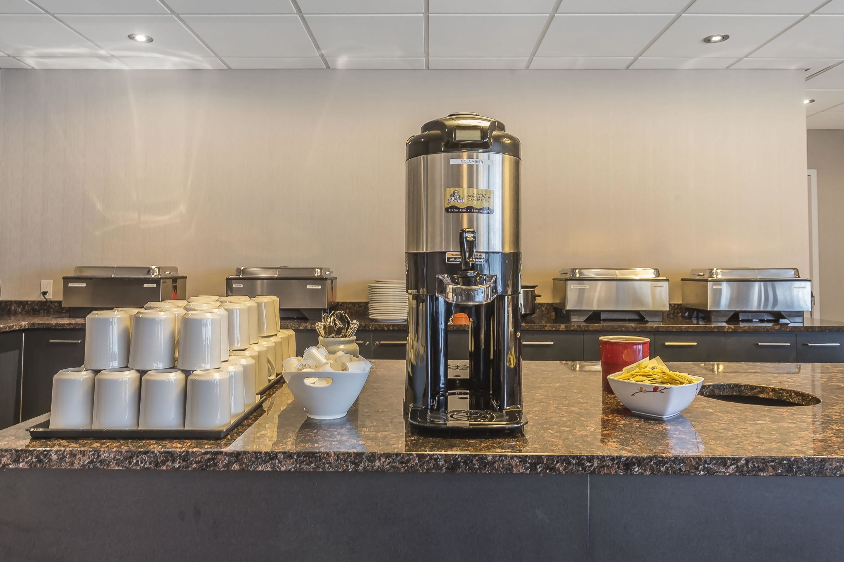 free buffet breakfast