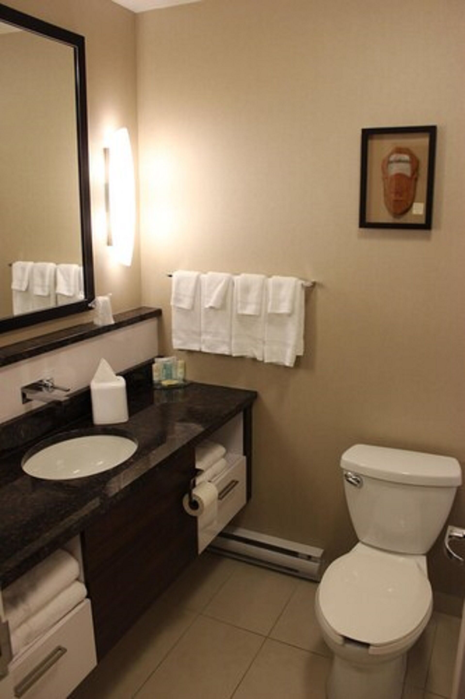 standard room, 2 queen beds | bathroom | combined shower/bathtub, free toiletries, towels