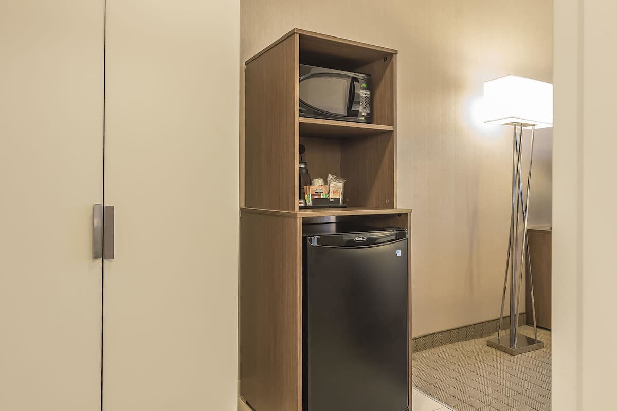 in-room safe, desk, soundproofing, iron/ironing board