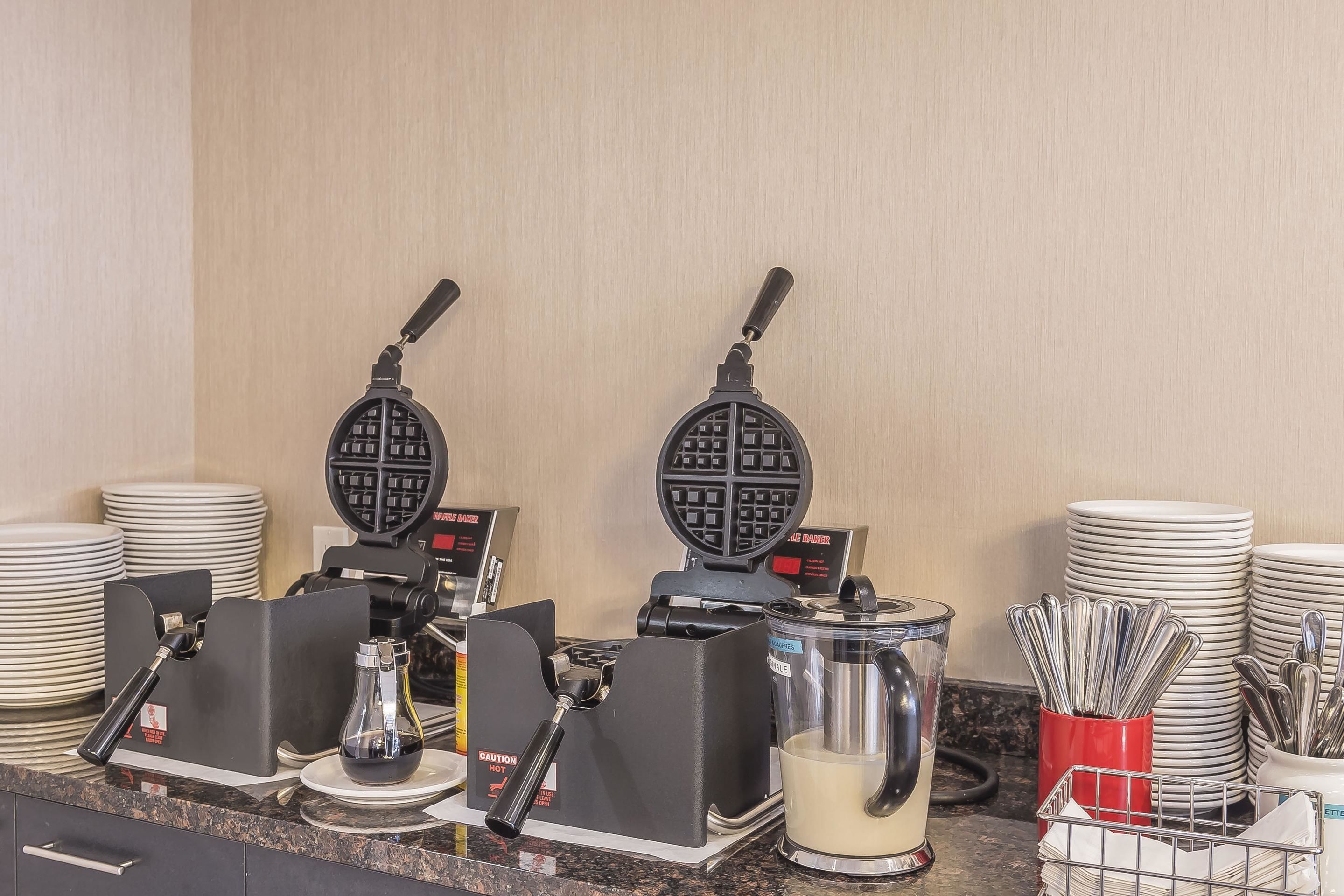 free buffet breakfast