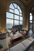 Sala de estar en el lobby