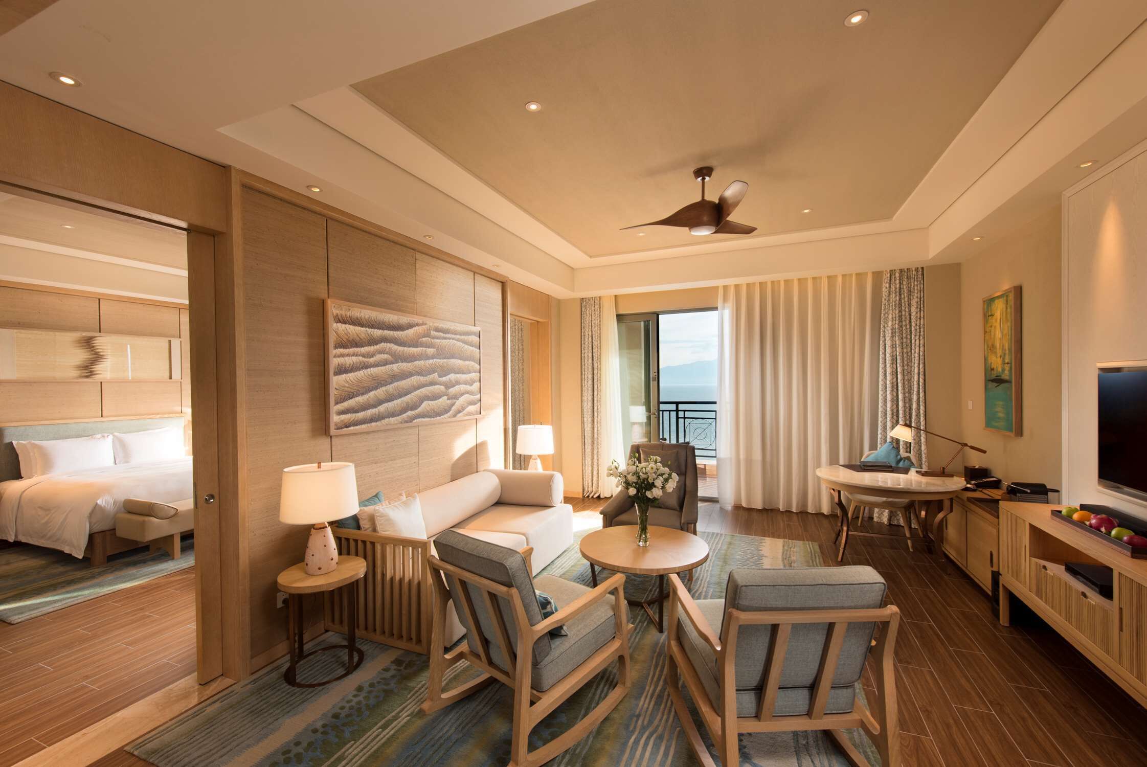 premium bedding, minibar, in-room safe, iron/ironing board