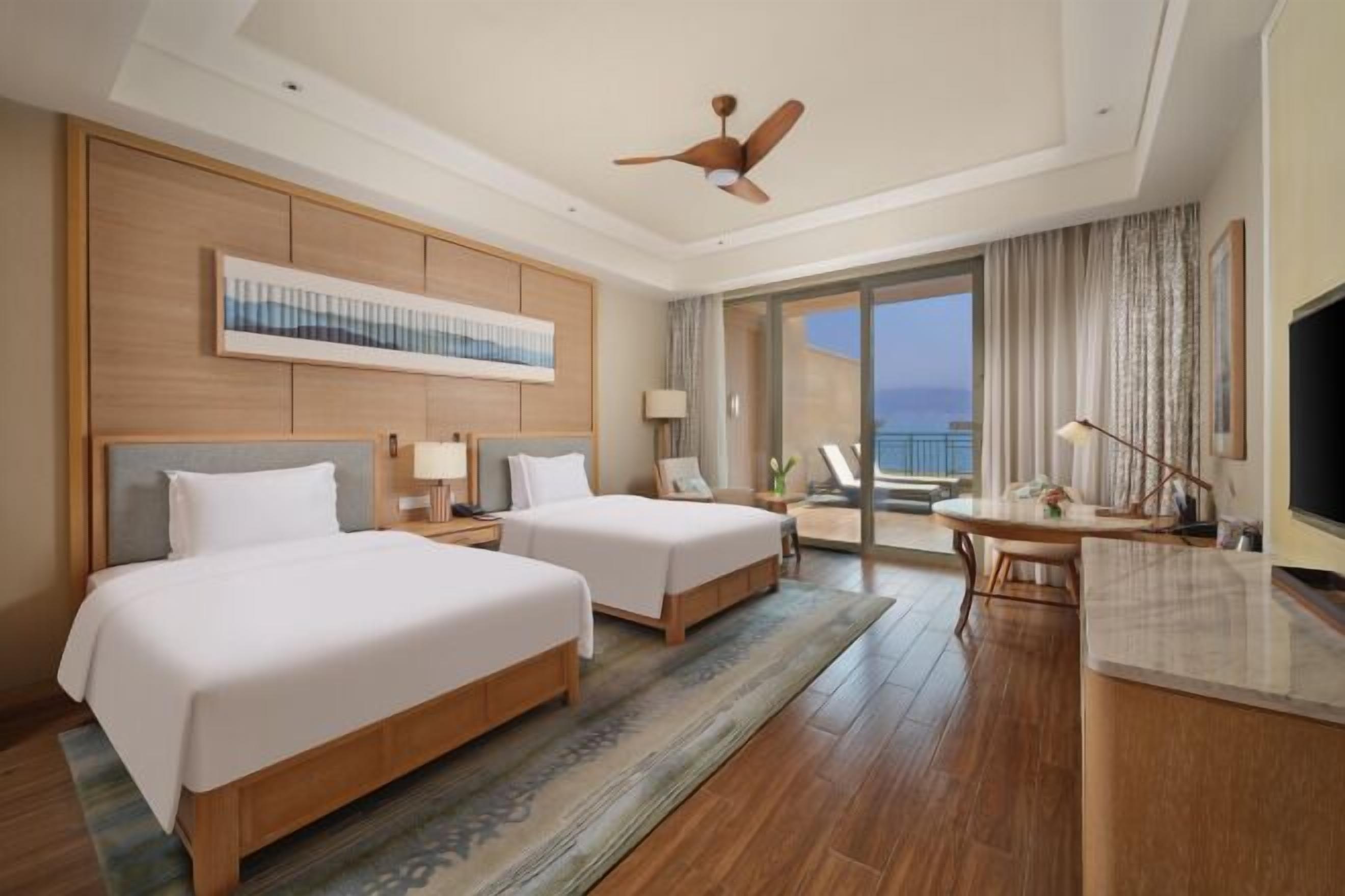 1 phòng ngủ, bộ đồ giường cao cấp, minibar, két bảo mật tại phòng 