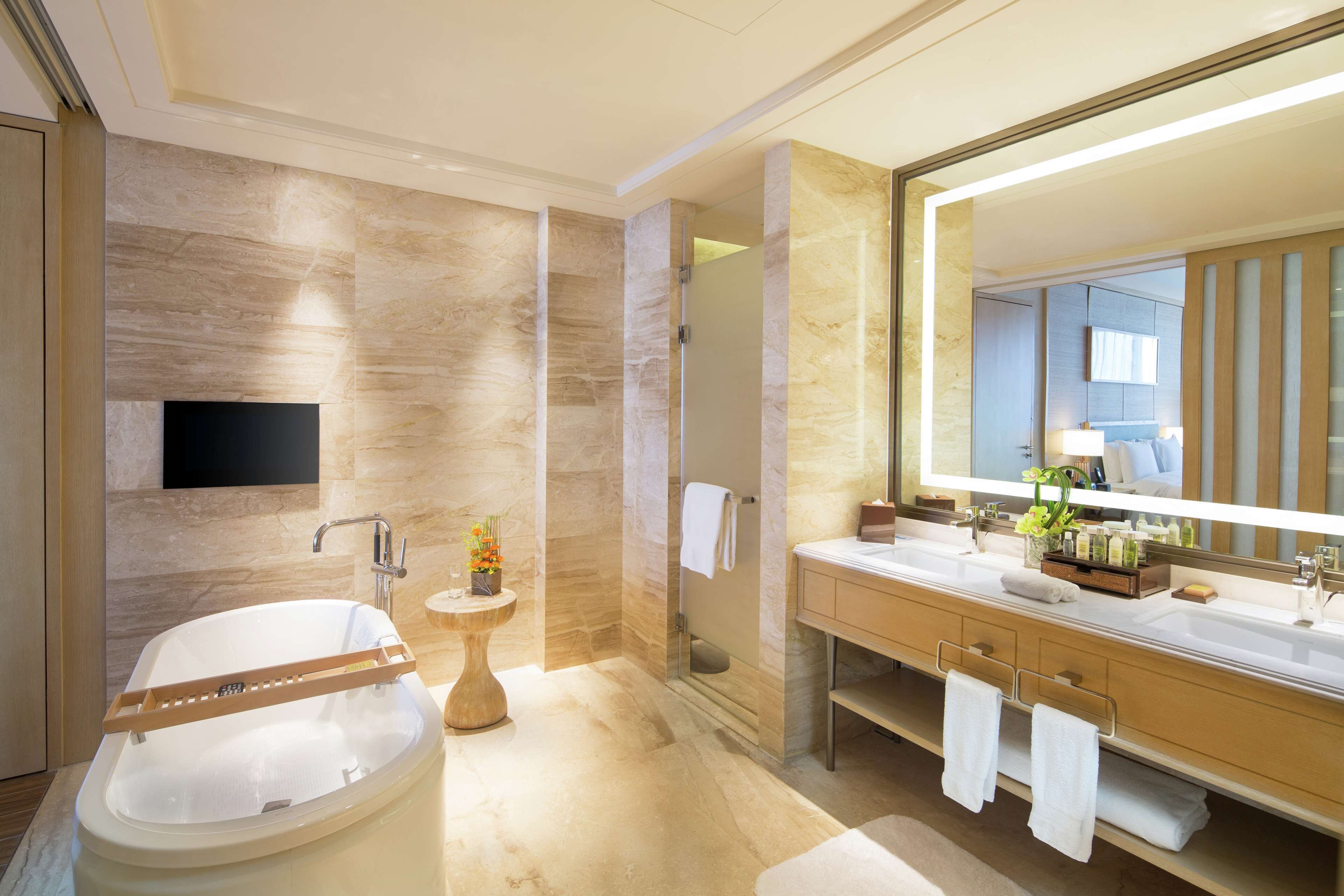 deluxe suite, lake view | bathroom | separate bathtub and shower, deep-soaking bathtub, rainfall showerhead