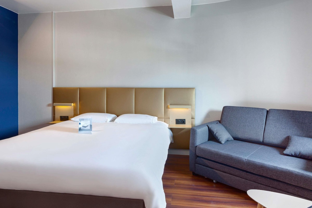 Literie de qualité supérieure, surmatelas, bureau, chambres insonorisées