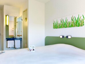 Double Room | Premium bedding, pillowtop beds, desk, soundproofing - Ibis Budget La Roche sur Yon (Mouilleron-le-Captif)