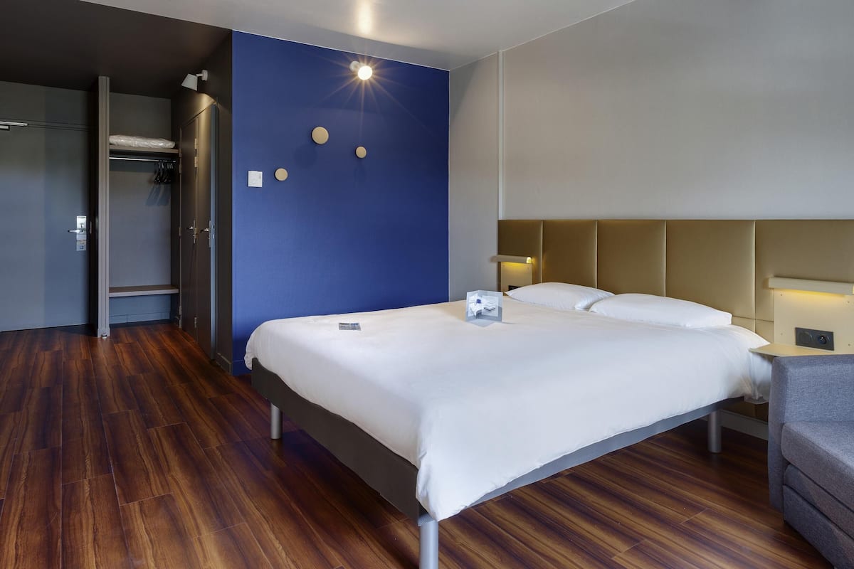 Premium bedding, pillow-top beds, desk, soundproofing