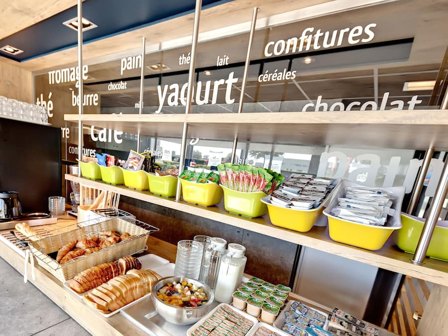 Desayuno continental todos los días (EUR 8.90 por persona)