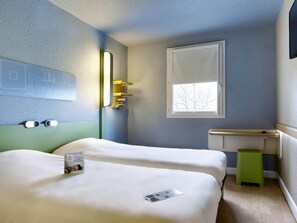 Twin Room, 2 Single Beds | Premium bedding, pillow-top beds, desk, soundproofing