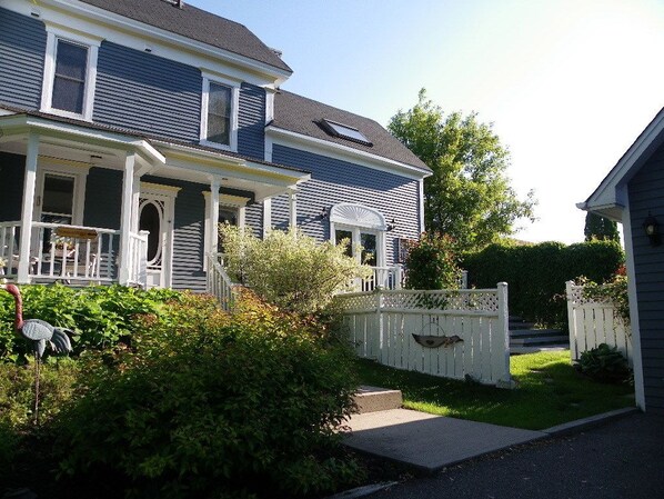 Terrace/patio - The Colonel's In B&B (Fredericton)