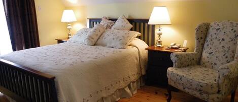 Superior Room, 1 Queen Bed, Balcony, River View (Rifles Room)