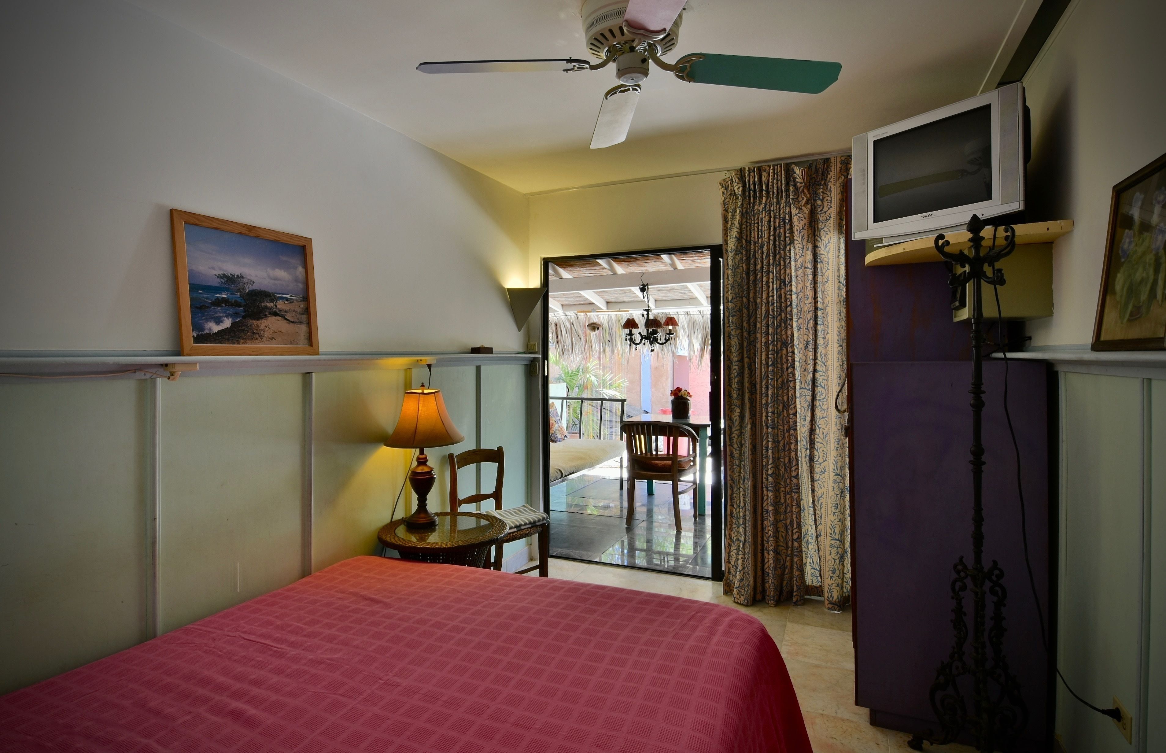 Small 1 Bedroom Apartment, Garden View #6