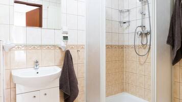 Classic Studio Suite, 1 Bedroom, Kitchenette | Iron/ironing board, free WiFi, bed sheets