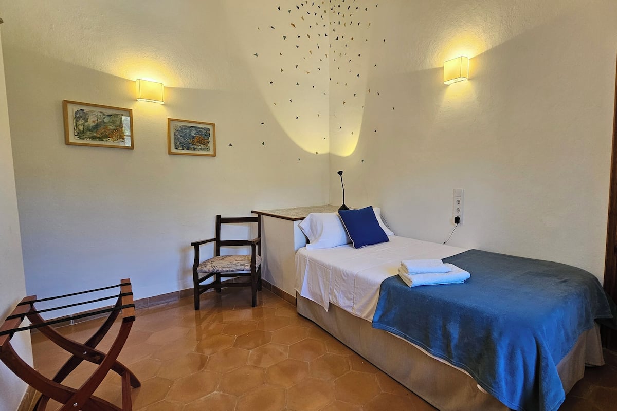 Habitación individual económica, vistas al jardín | Cortinas opacas, wifi gratis, ropa de cama