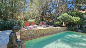 2 piscinas al aire libre, tumbonas