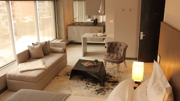 King Suite | Premium bedding, in-room safe, desk, soundproofing