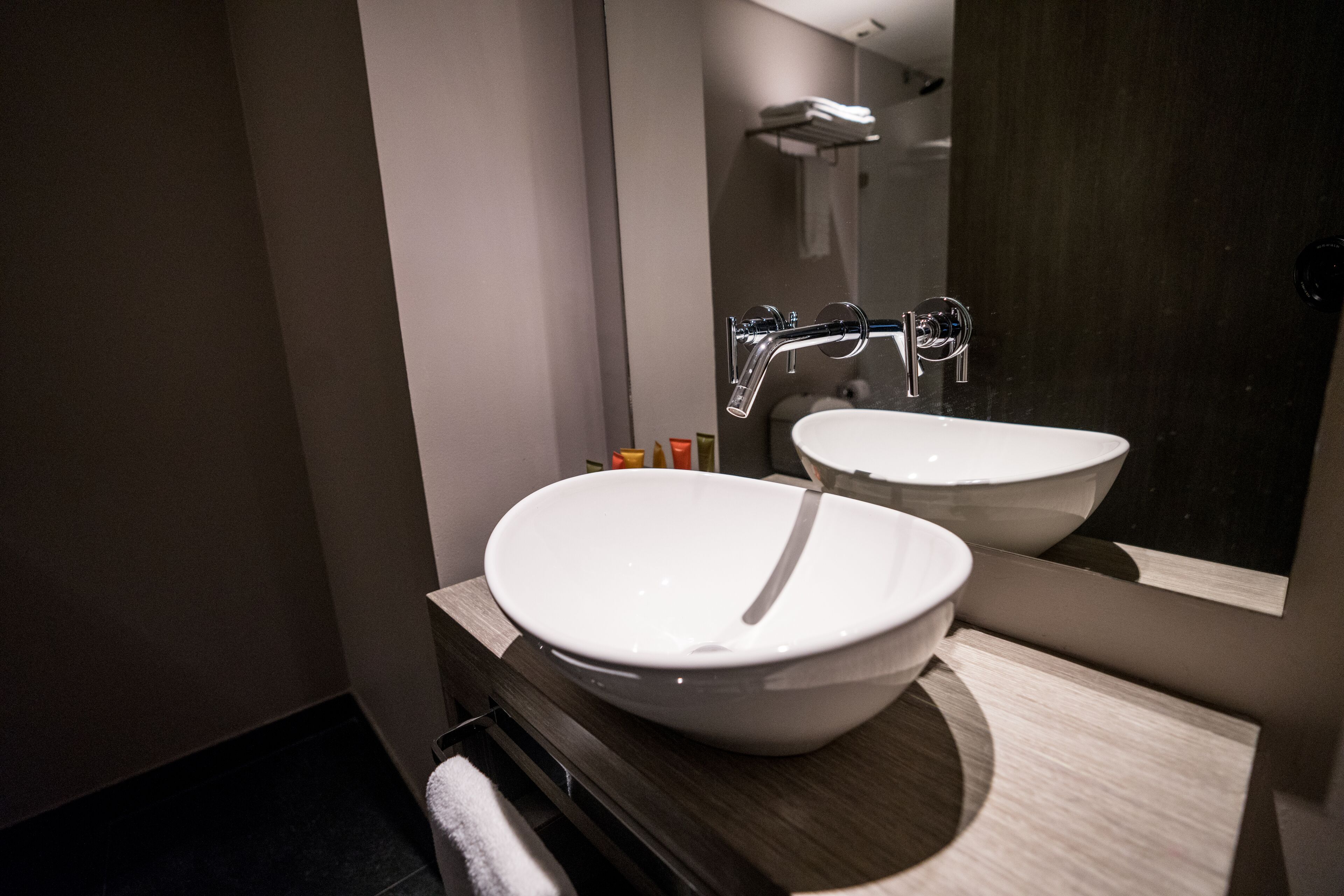 shower, free toiletries, towels