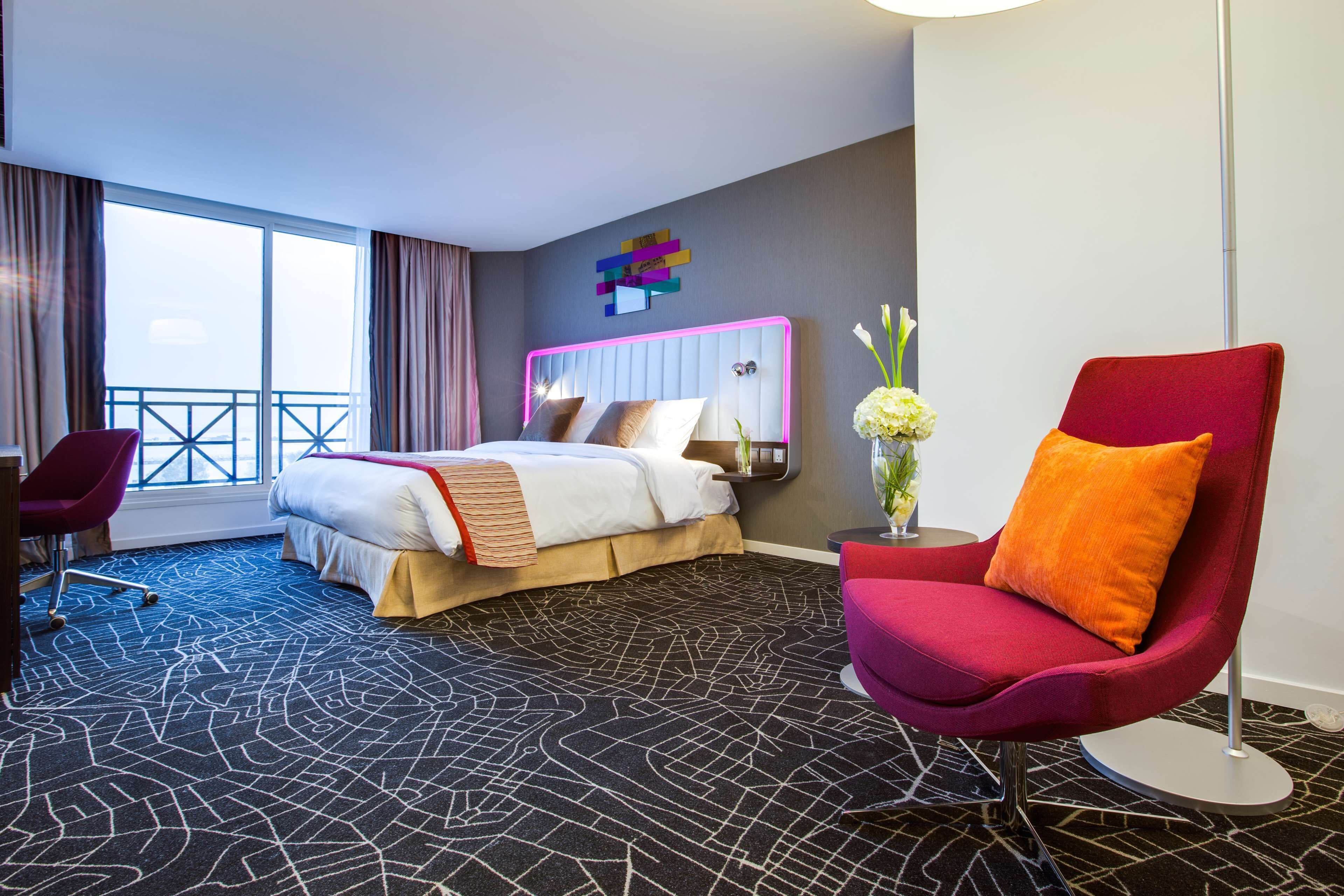 minibar, in-room safe, desk, laptop workspace