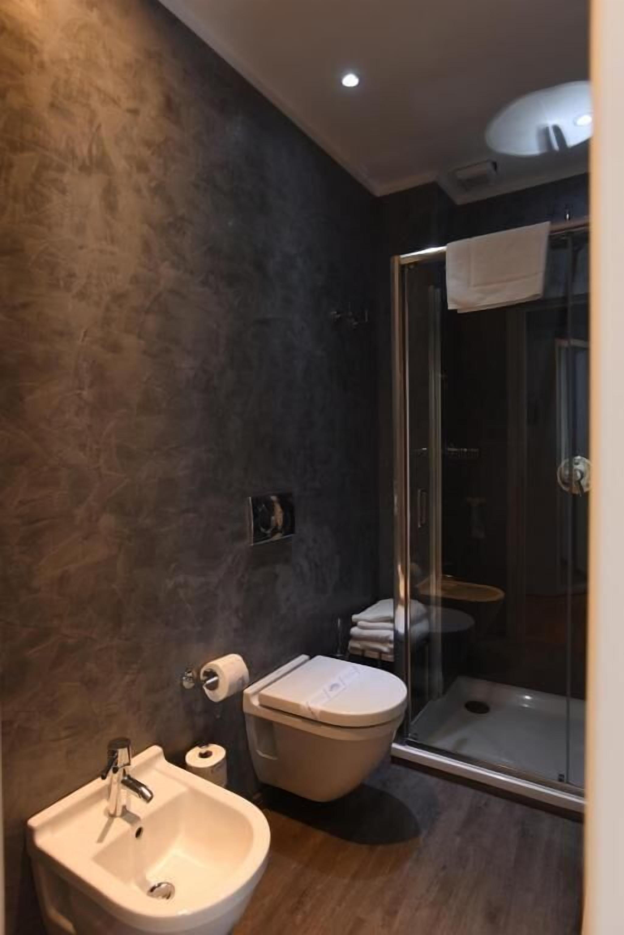 shower, free toiletries, hair dryer, bathrobes