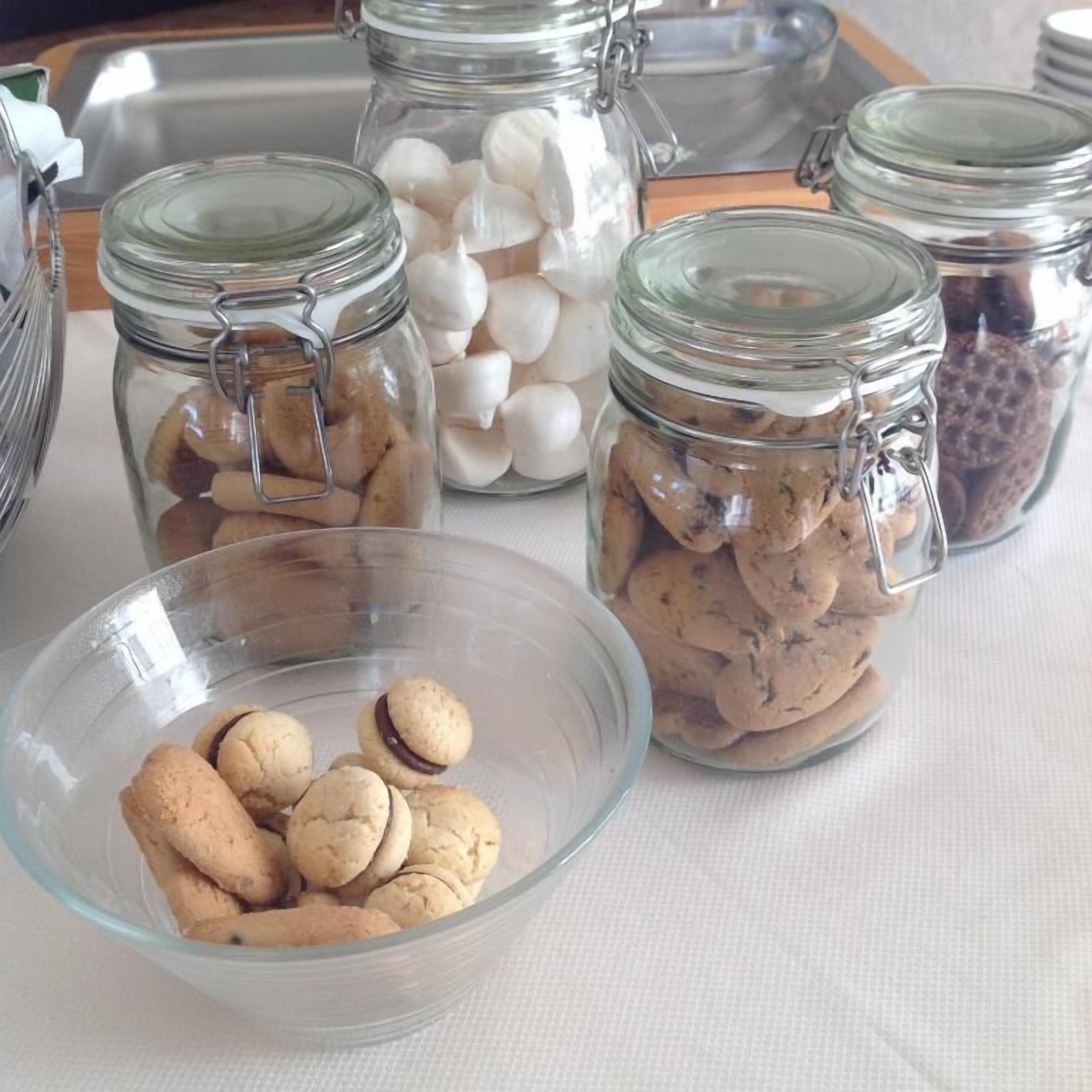 lunch, dinner served; regional cuisine, sea views