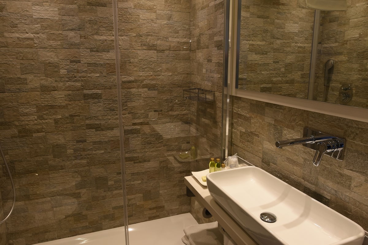 minibar, in-room safe, individually furnished, desk