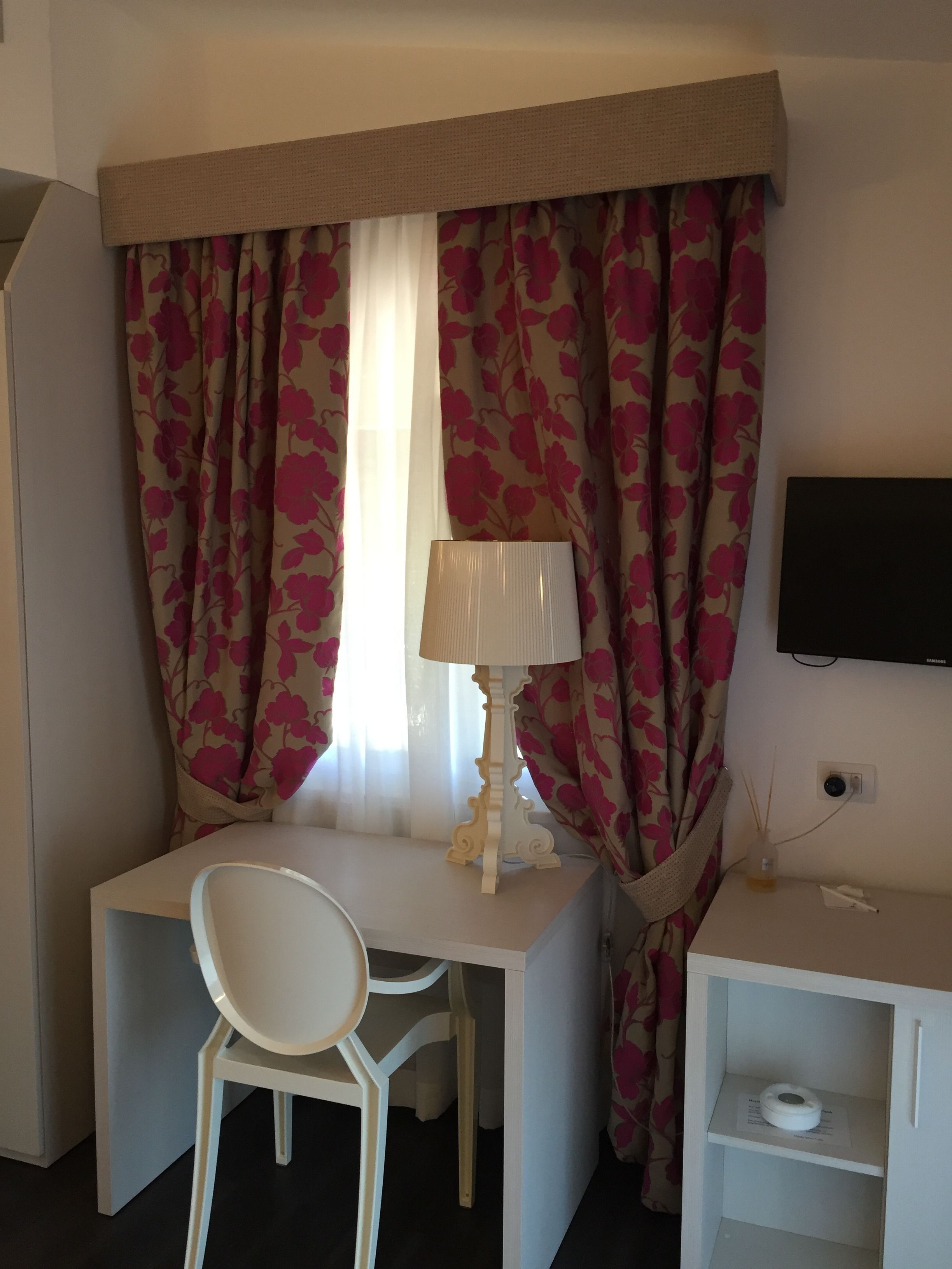 double or twin room, sea view | minibar, in-room safe, individually furnished, desk