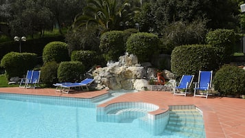 Outdoor pool, sun loungers