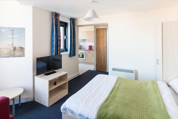 Premium Studio (3/4 Size Small Double Bed) | Desk, free WiFi