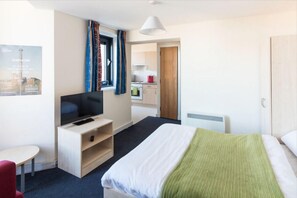 Premium Studio (3/4 Size Small Double Bed) | Desk, free WiFi