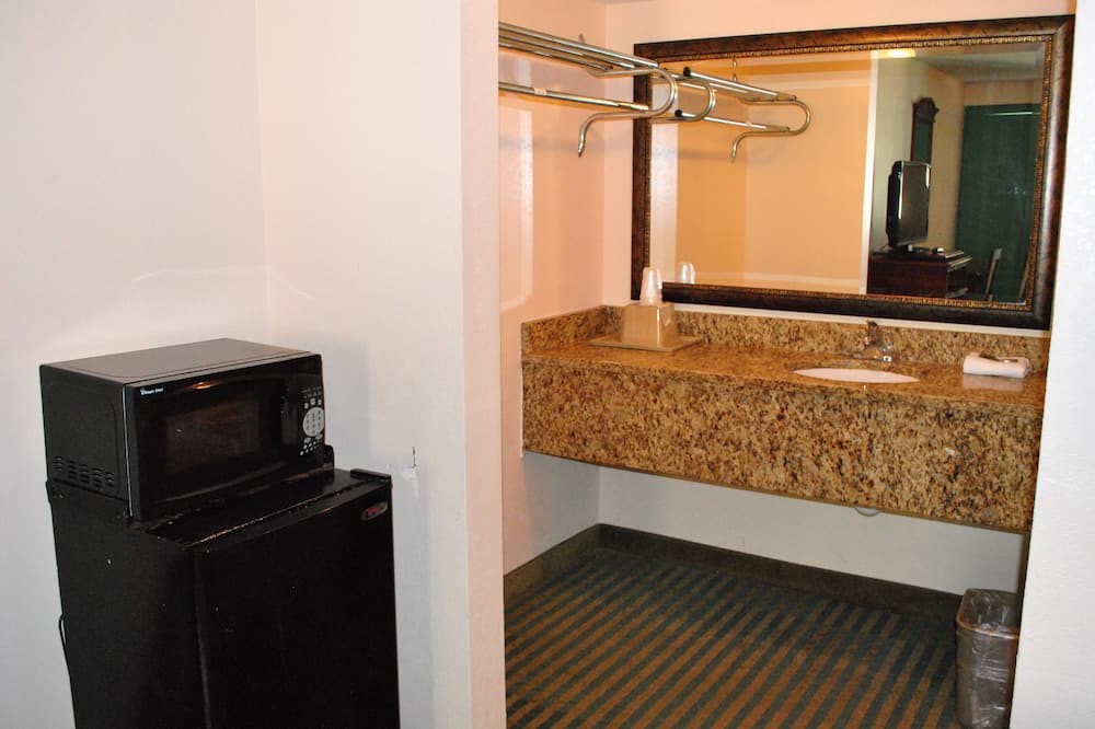Coconut Grove Motor Inn