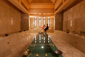 Salas para tratamentos a dois, sauna a vapor, banho turco/hammam