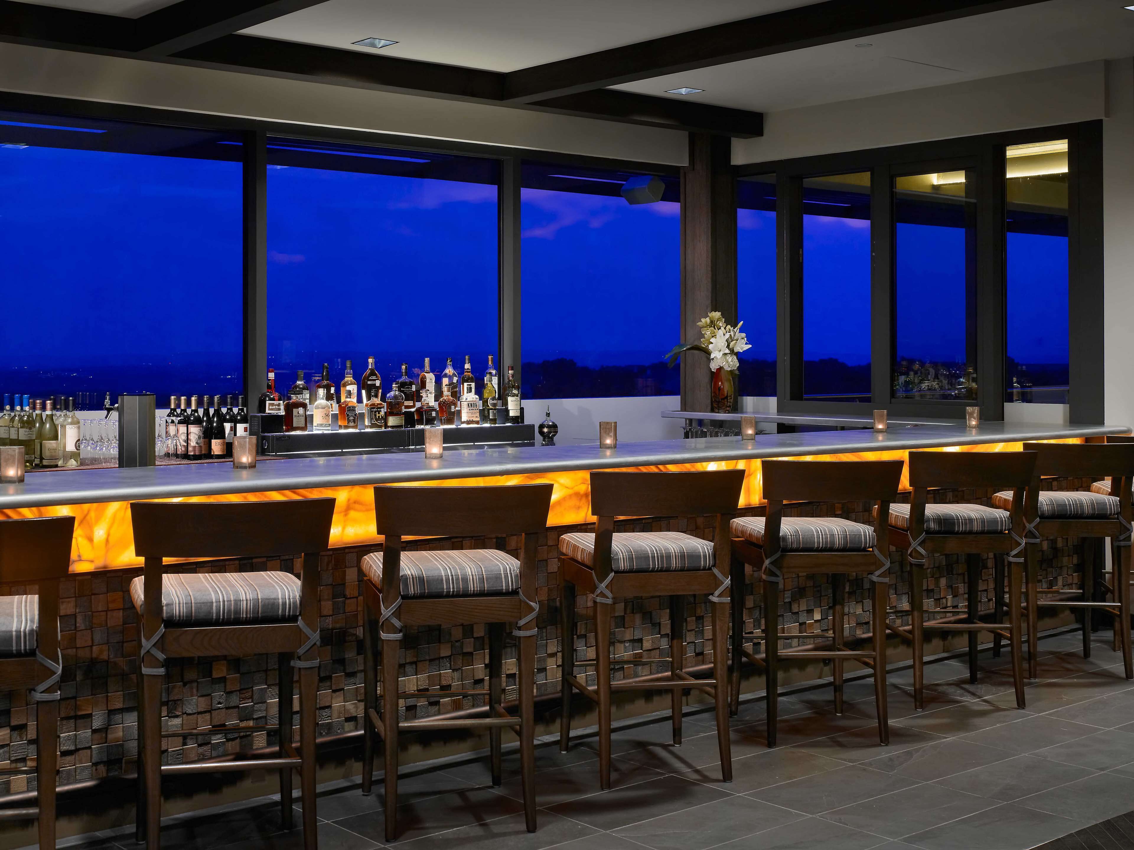 Serves dinner and happy hour