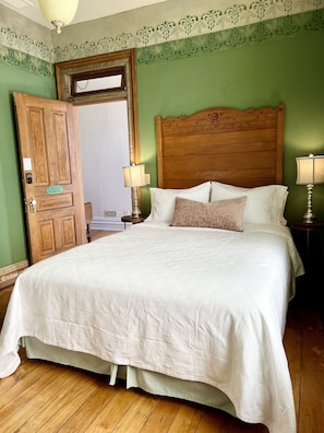 Standard Room, 1 Queen Bed | Egyptian cotton sheets, premium bedding, down comforters, pillowtop beds