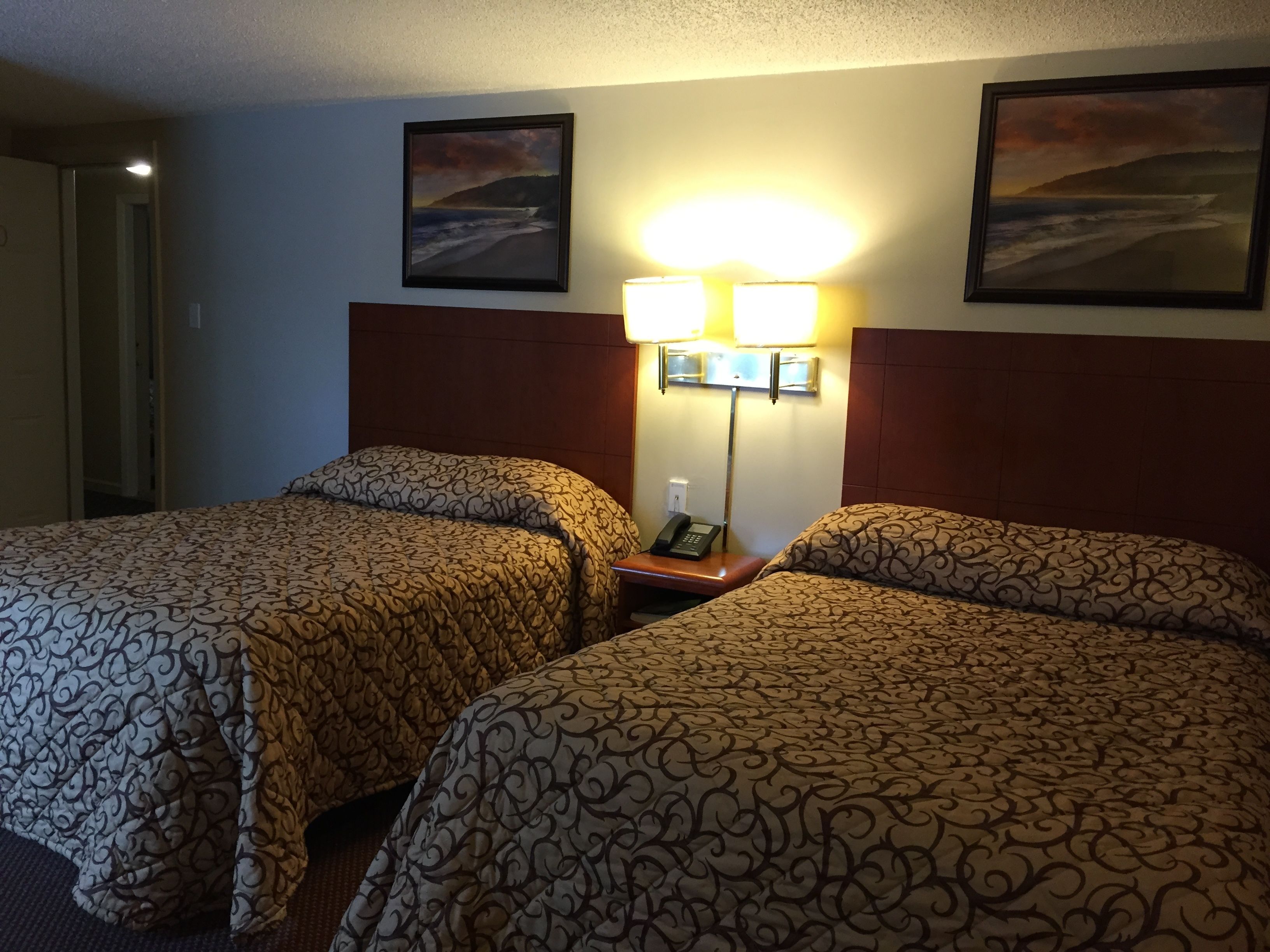 Bureau, chambres insonorisées, Wi-Fi gratuit, draps fournis