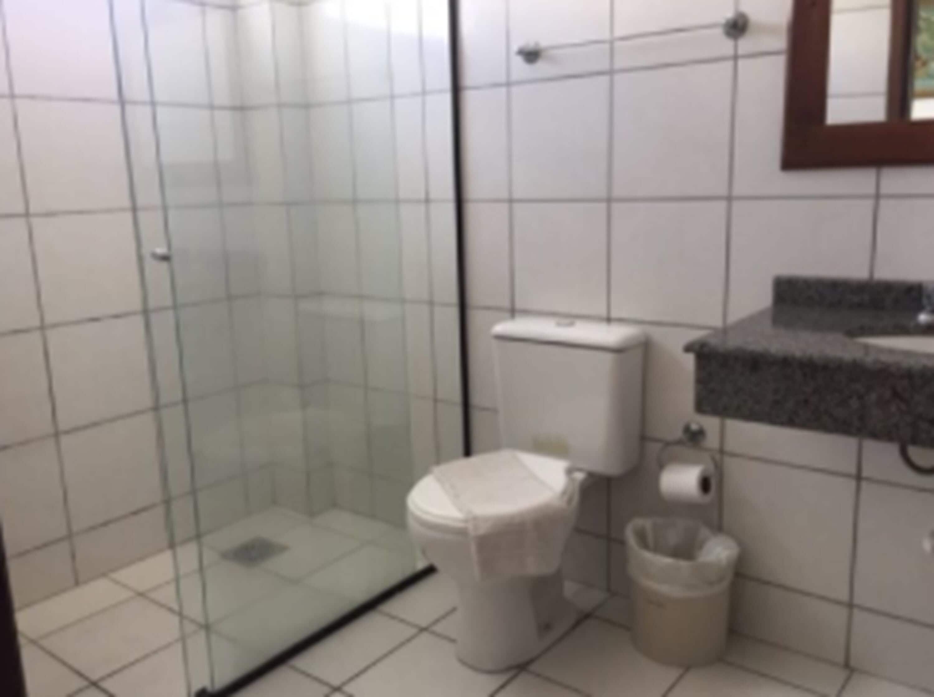 shower, free toiletries, towels