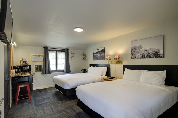 Traditionele tweepersoonskamer, 2 queensize bedden | 1 slaapkamer, gratis wifi, beddengoed