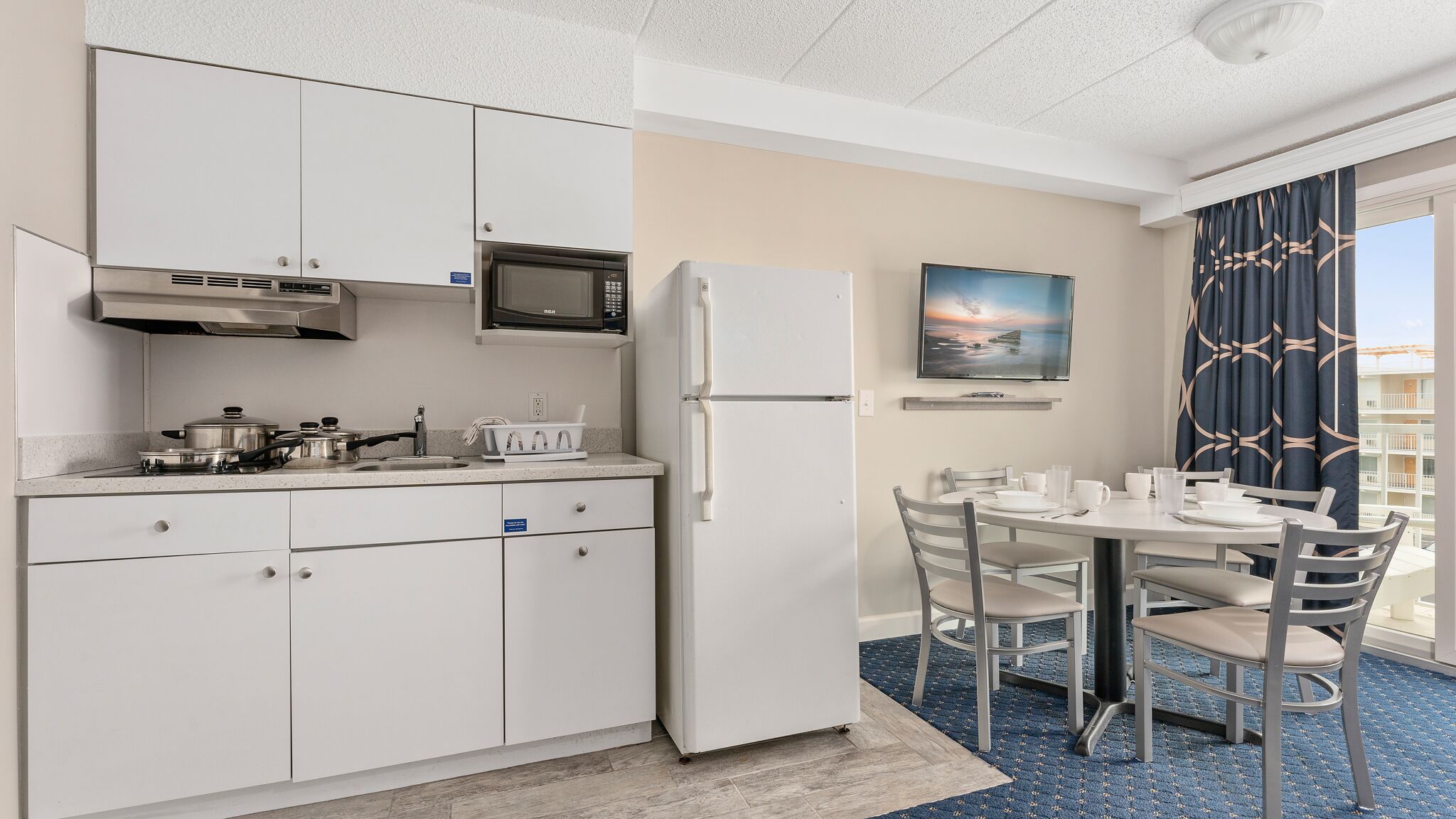 fridge, microwave, coffee/tea maker