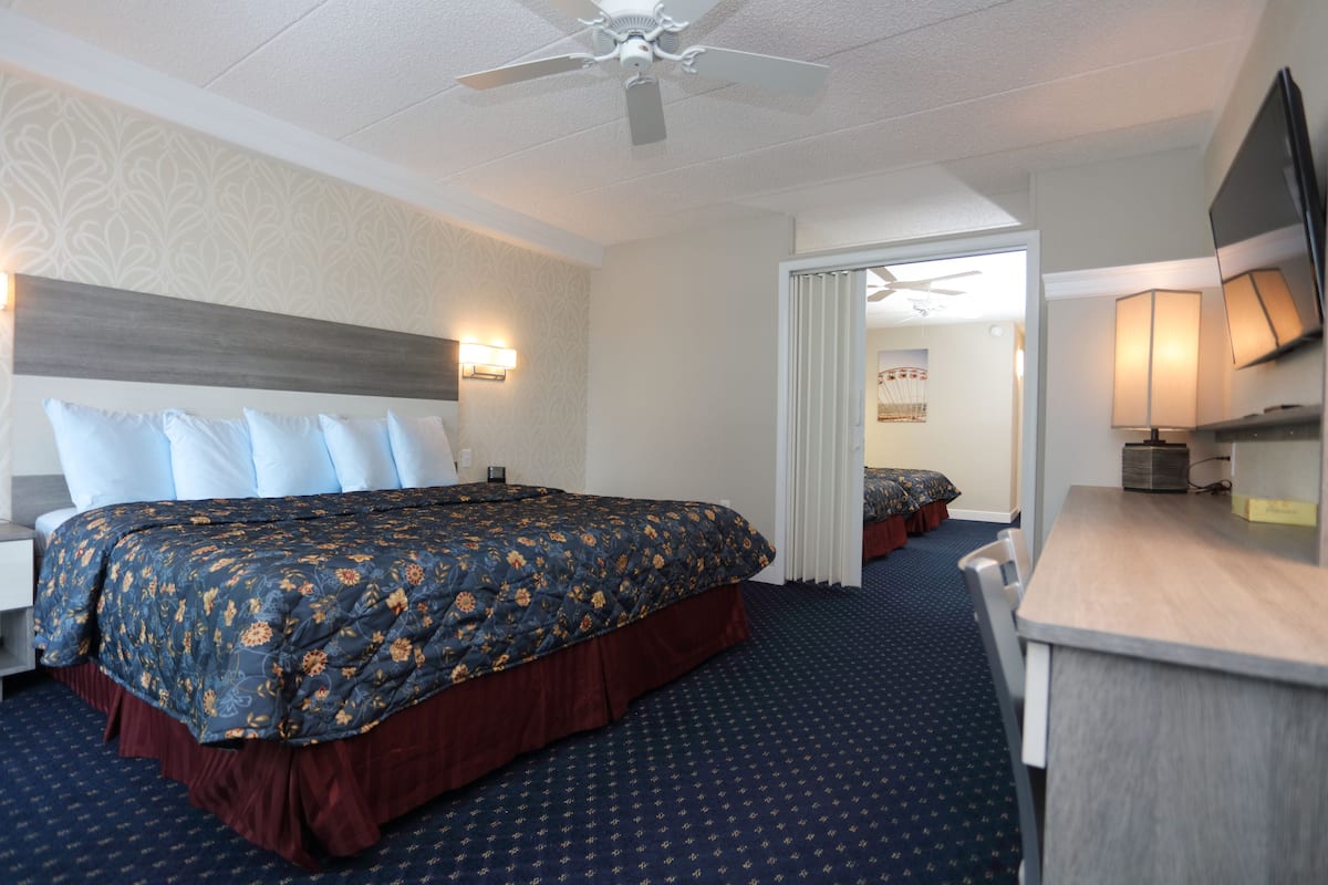 Room, 2 Bedrooms (BOARDWALK SIDE VIEW UNIT A3) | In-room safe, desk, iron/ironing board, free cribs/infant beds