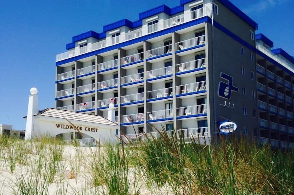 Adventurer Oceanfront Inn