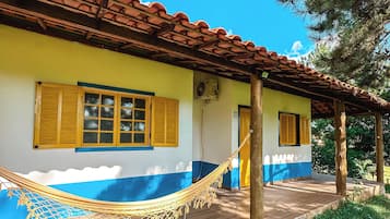 Quarto standard | Frigobar, Wi-Fi de cortesia, roupa de cama