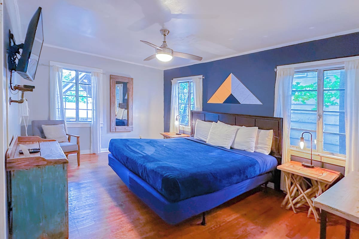 Standard Cabin, 1 King Bed, Non Smoking, Kitchen