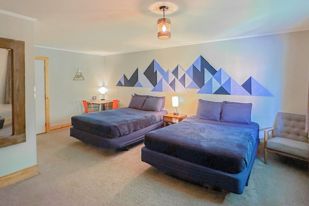 Deluxe Room, 2 Queen Beds, Non Smoking