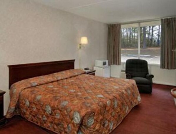 Desk, iron/ironing board, free WiFi, bed sheets