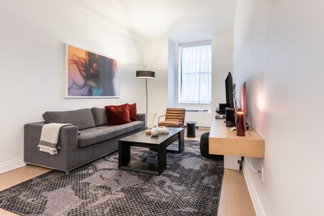 Mint House at 70 Pine - Image 30