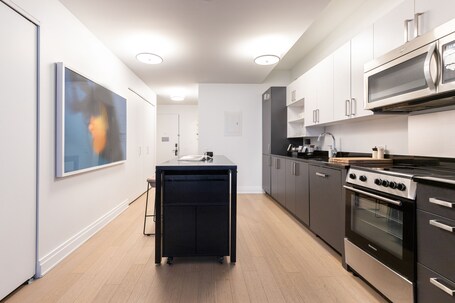 Mint House at 70 Pine - Image 32