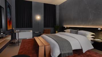 Deluxe King Studio (24/7 Front Desk) | Frette Italian sheets, premium bedding, memory-foam beds, in-room safe