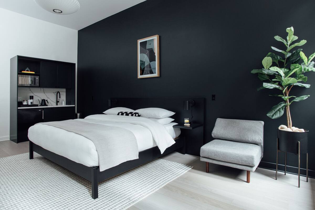 Studio Suite | Frette Italian sheets, premium bedding, memory-foam beds, in-room safe