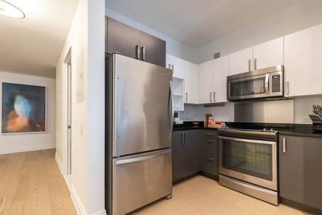 Mint House at 70 Pine - Image 31